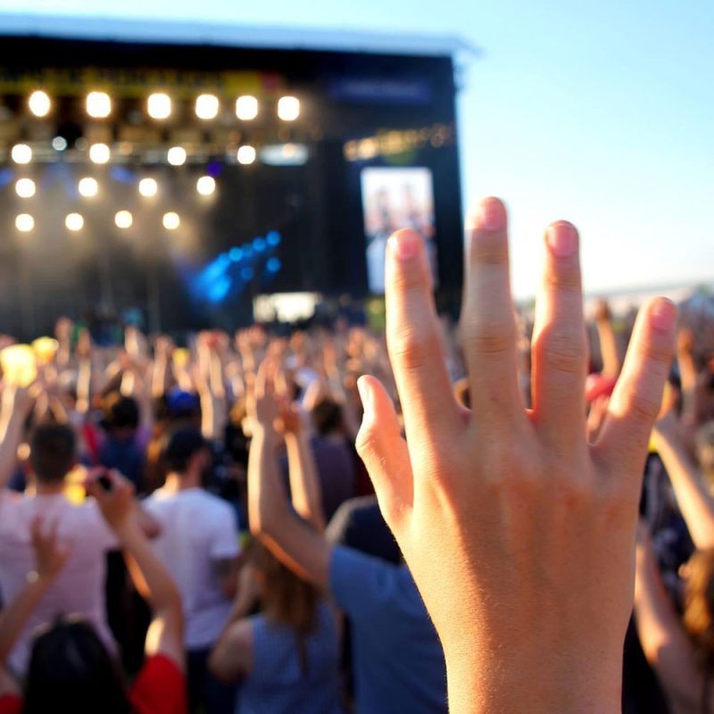 main levée concert printemps de pérouges